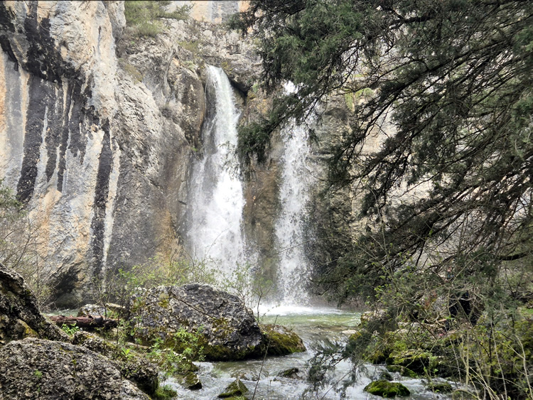 cascada de La Fuentona